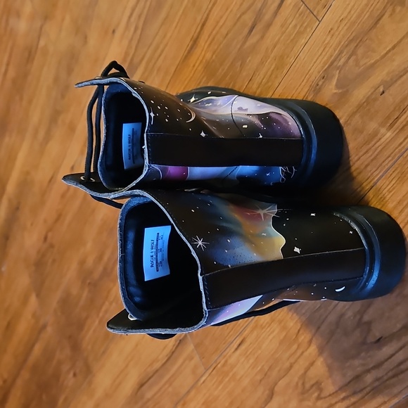 Roque + Wolf Northern Lights Boots Size 4.5 NWOT - Picture 11 of 11